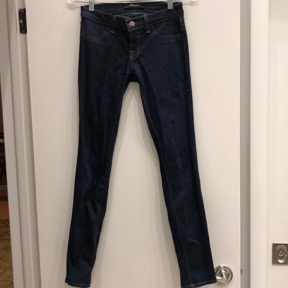 J BRAND Midrise Super Skinny Jean in Starless